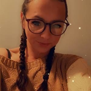 Meet your Posher, Crystal